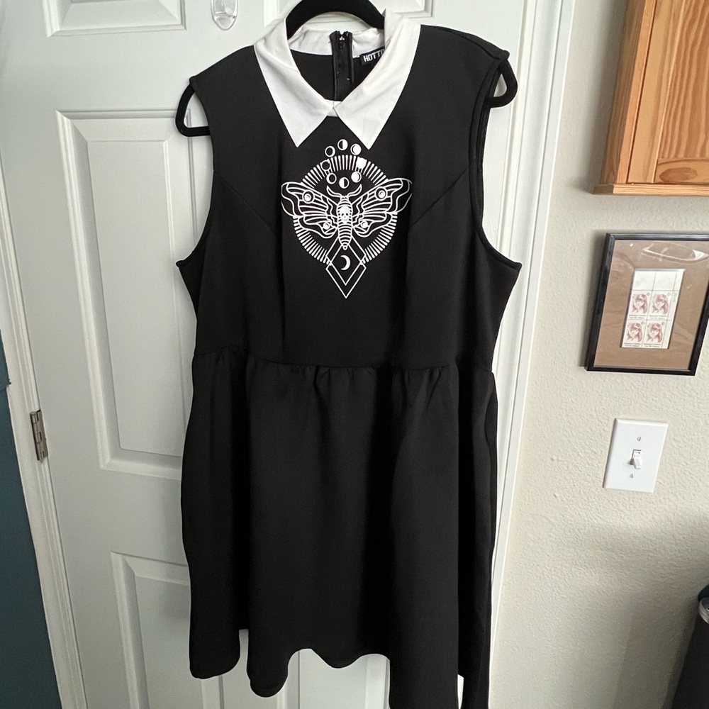 Hot Topic Death Moth Dress w/collar